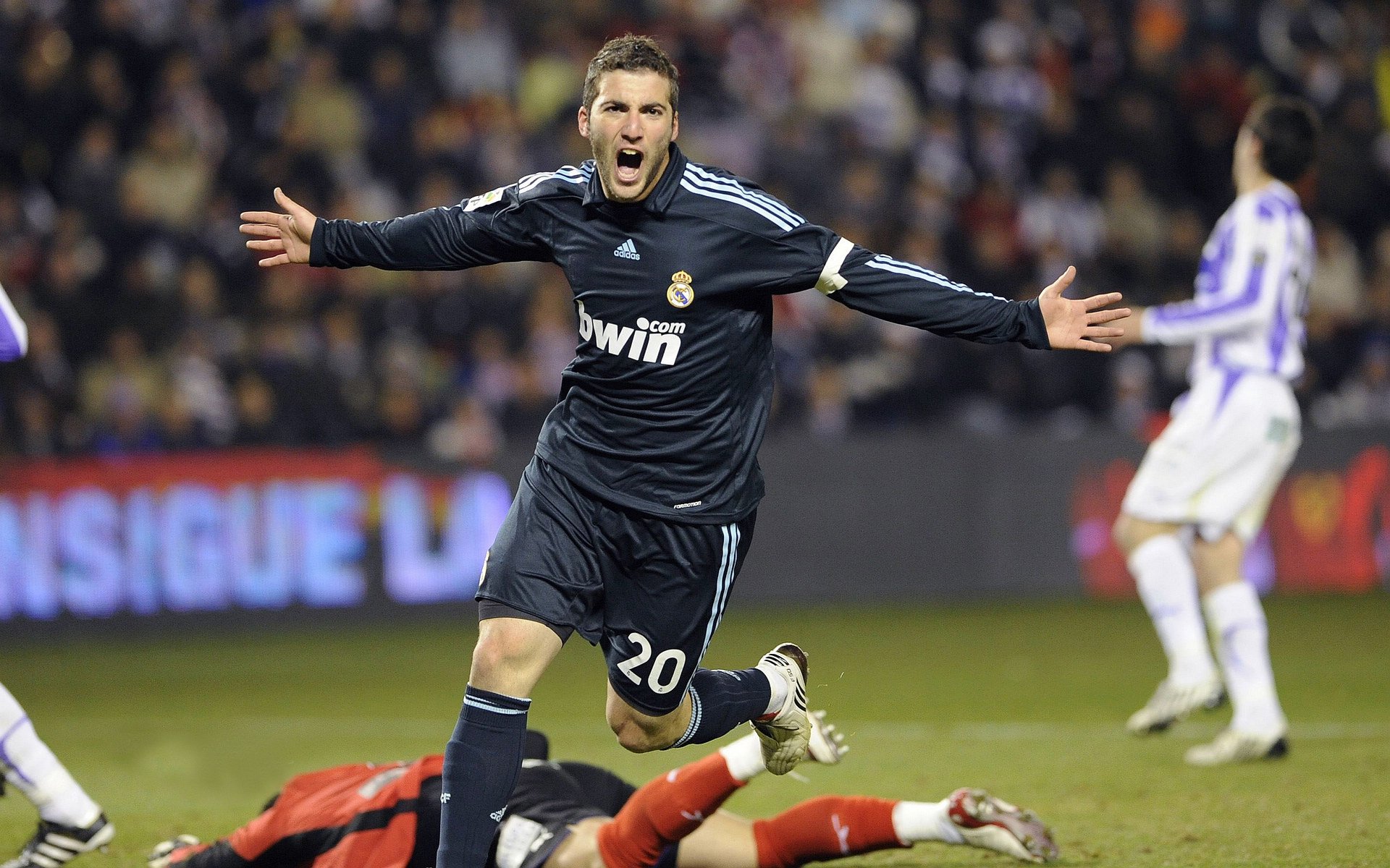 中国足球预选赛激情不断,冲击世界杯目标不断!,中国足球队 世界杯预选赛