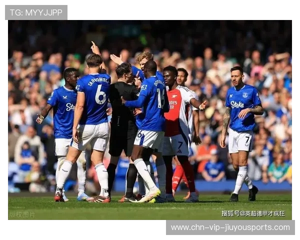 英超裁判判罚太无耻，欧冠判罚为何更公正？